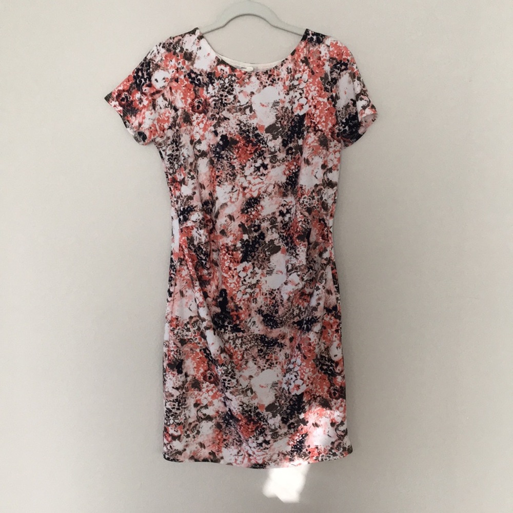 Maternity short body-con dress